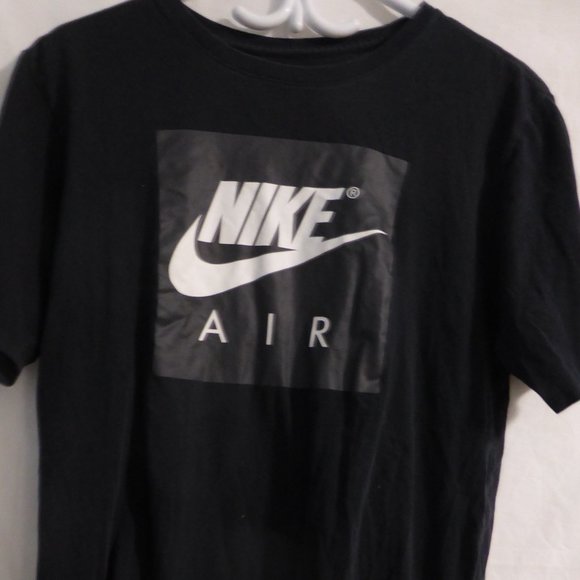 NIKE TEE, "The Nike Tee" medium, black t-shirt